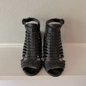 Vince Camuto | Effel Sandal - SIZE 4